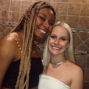 Meet your Posher, Hailey